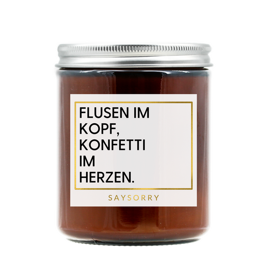 »Flusen im Kopf, Konfetti im Herzen« handgegossene Duftkerze in edler Geschenkschachtel