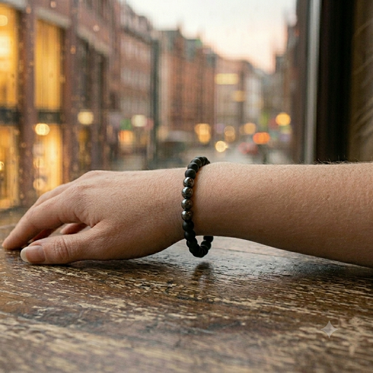 »Meine Schatten« Blockadenlöser-Armband aus Hämatit und Onyx inkl. abgebrochenem Stern