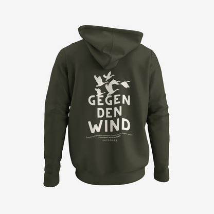 100% Organic unisex Hoodie in vielen Farben »Gegen den Wind« vorne bestickt & hinten bedruckt