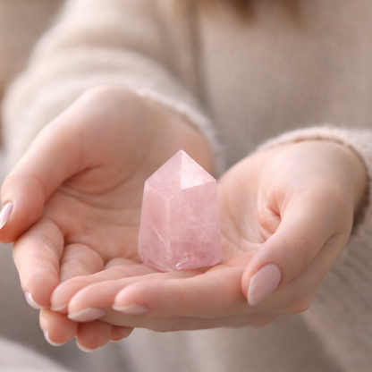 »Öffne Dein Herz« Rosenquarz Naturstein Blockadenlöser inkl. Manifest als Geschenk