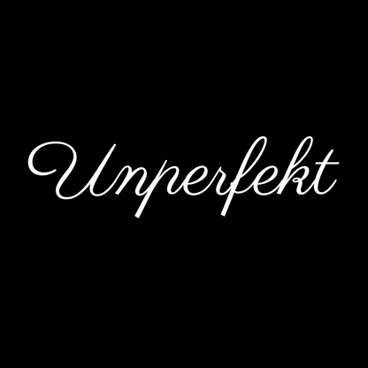 Organic unisex Hoodie »Unperfekt Vintage Look« vorne hochwertig bestickt