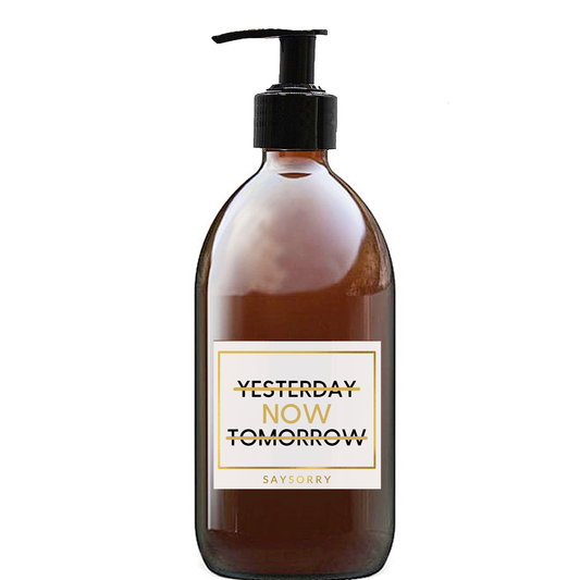 Sandelholz Handseife »Yesterday Now Tomorrow« in nachfüllbarer Glasflasche