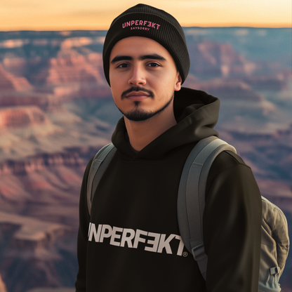 100% recycelte Beanie »Unperfekt Mütze in Pink bestickt«